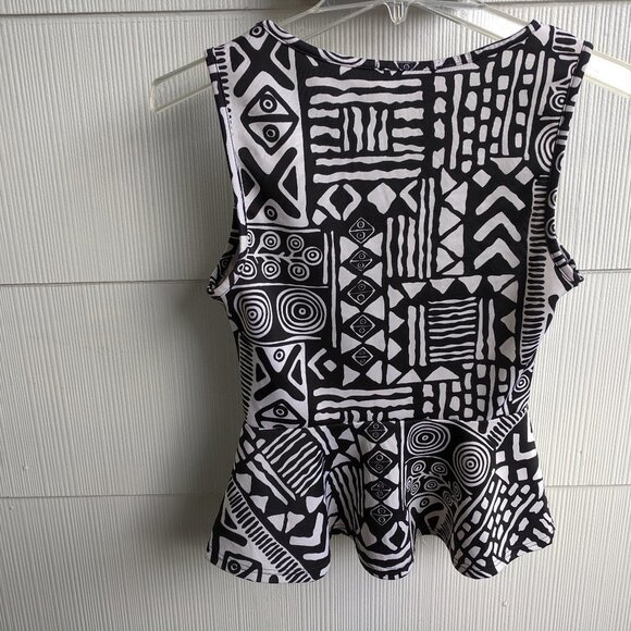 Black and white sleeveless peplum top by Forever 21  Small EUC - Picture 3 of 4